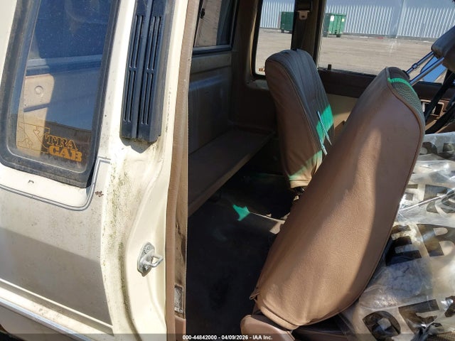 44842000 :رقم المزاد ، JT4RN56D4E5004398 vin ، 1984 Toyota Pickup Xtracab Rn56 Dlx مزاد بيع