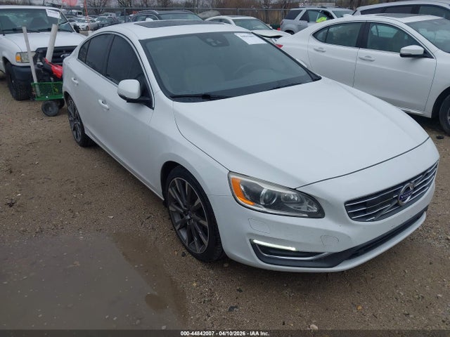 2015 VOLVO S60 YV126MFM8F1340549