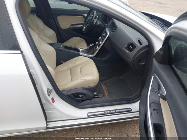 2015 VOLVO S60 YV126MFM8F1340549 Photo 4
