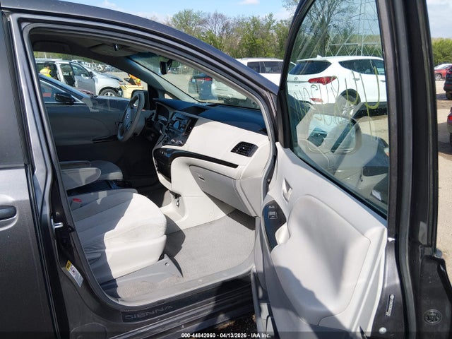 2011 Toyota Sienna Le V6 მანქანა იყიდება აუქციონზე, vin: 5TDKK3DC9BS055202, აუქციონის ნომერი: 44842060