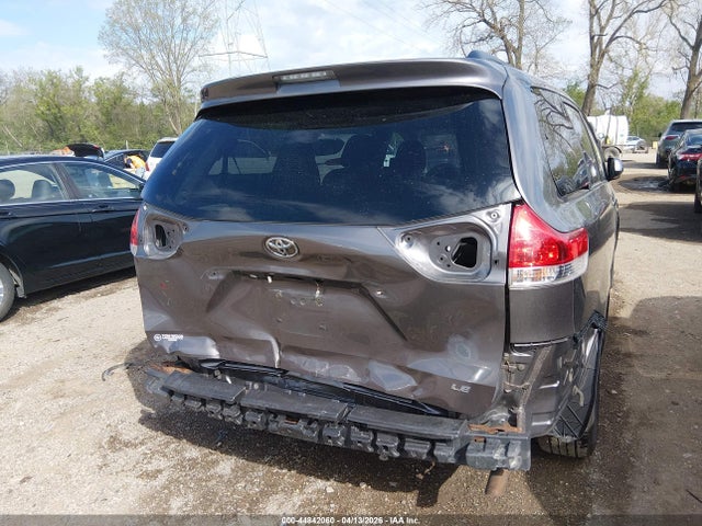 2011 Toyota Sienna Le V6 მანქანა იყიდება აუქციონზე, vin: 5TDKK3DC9BS055202, აუქციონის ნომერი: 44842060