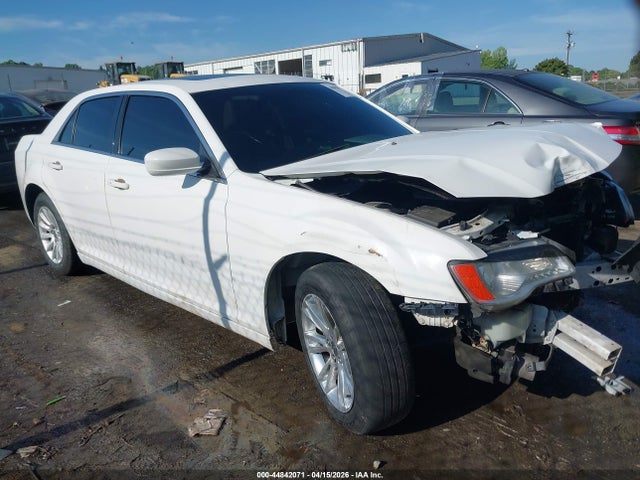 2013 Chrysler 300 Motown მანქანა იყიდება აუქციონზე, vin: 2C3CCAAG6DH735819, აუქციონის ნომერი: 44842071