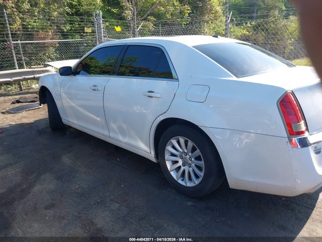 2013 Chrysler 300 Motown მანქანა იყიდება აუქციონზე, vin: 2C3CCAAG6DH735819, აუქციონის ნომერი: 44842071