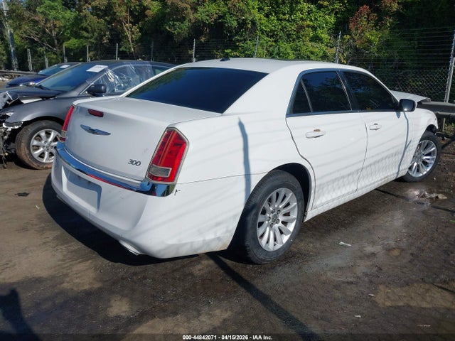 2013 Chrysler 300 Motown მანქანა იყიდება აუქციონზე, vin: 2C3CCAAG6DH735819, აუქციონის ნომერი: 44842071