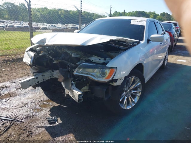 2013 Chrysler 300 Motown მანქანა იყიდება აუქციონზე, vin: 2C3CCAAG6DH735819, აუქციონის ნომერი: 44842071