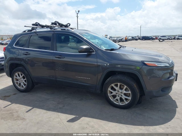 44842098 :رقم المزاد ، 1C4PJLCB7HW586909 vin ، 2017 Jeep Cherokee Latitude Fwd مزاد بيع