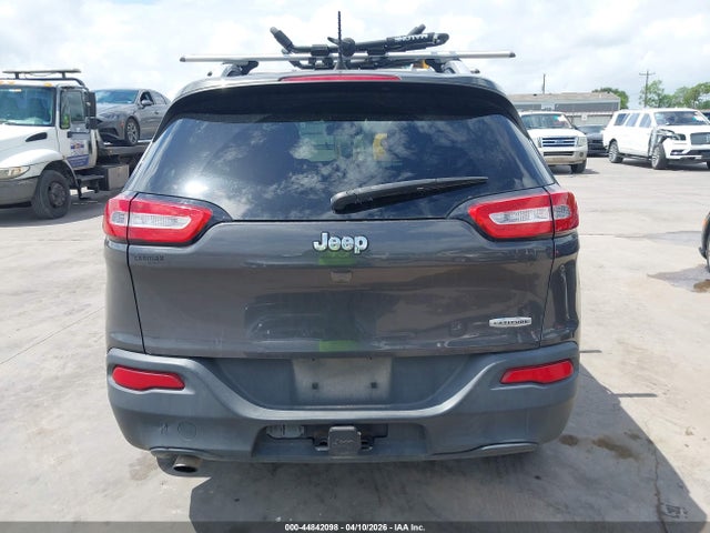 44842098 :رقم المزاد ، 1C4PJLCB7HW586909 vin ، 2017 Jeep Cherokee Latitude Fwd مزاد بيع