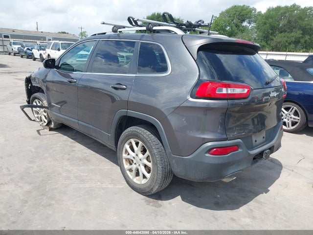44842098 :رقم المزاد ، 1C4PJLCB7HW586909 vin ، 2017 Jeep Cherokee Latitude Fwd مزاد بيع