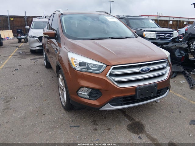 44842108 :رقم المزاد ، 1FMCU9J9XHUD11244 vin ، 2017 Ford Escape Titanium مزاد بيع