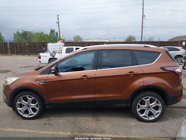 44842108 :رقم المزاد ، 1FMCU9J9XHUD11244 vin ، 2017 Ford Escape Titanium مزاد بيع