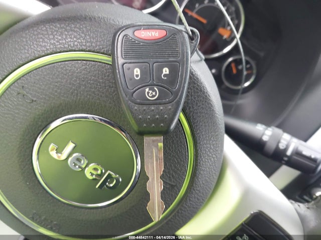 2014 Jeep Compass Latitude მანქანა იყიდება აუქციონზე, vin: 1C4NJCEA2ED624226, აუქციონის ნომერი: 44842111