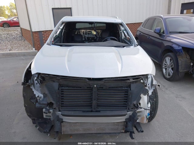 Продажа на аукционе авто 2022 Cadillac Xt4 Awd Premium Luxury, vin: 1GYFZDR48NF131530, номер лота: 44842131