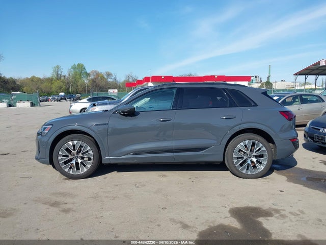 2024 Audi Q8 E-tron Prestige Quattro მანქანა იყიდება აუქციონზე, vin: WA16ABGE9RB007688, აუქციონის ნომერი: 44842220