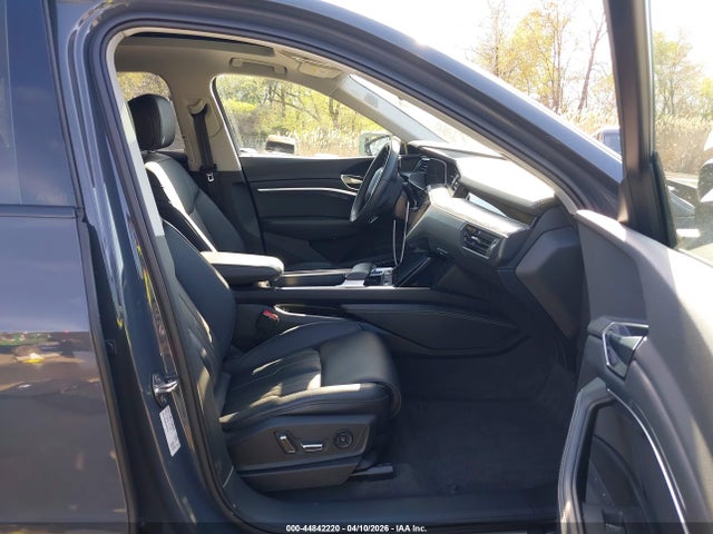 Aukcja sprzedaży 2024 Audi Q8 E-tron Prestige Quattro, vin: WA16ABGE9RB007688, numer aukcji: 44842220