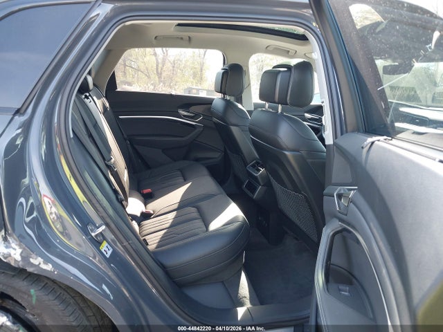 Aukcja sprzedaży 2024 Audi Q8 E-tron Prestige Quattro, vin: WA16ABGE9RB007688, numer aukcji: 44842220