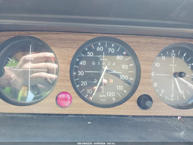 44842224 :رقم المزاد ، 2381371 vin ، 1975 Bmw 2 Series مزاد بيع