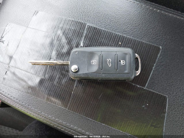 2015 Volkswagen Passat 1.8t S მანქანა იყიდება აუქციონზე, vin: 1VWAT7A32FC018064, აუქციონის ნომერი: 44842281