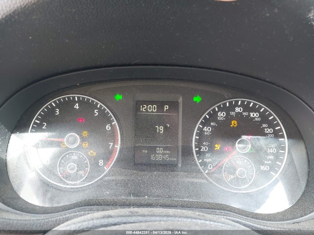 2015 Volkswagen Passat 1.8t S მანქანა იყიდება აუქციონზე, vin: 1VWAT7A32FC018064, აუქციონის ნომერი: 44842281