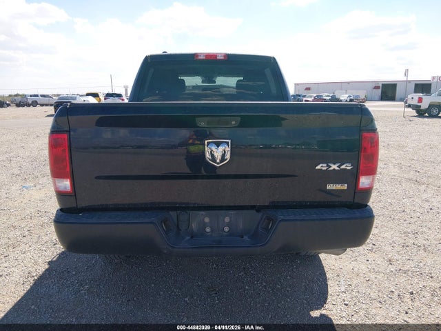 1C6RR7KG6JS188827 RAM 1500 Tradesman 4x4 5&#039;7 Box