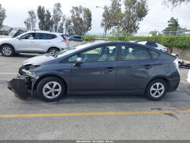 JTDKN3DUXF1994622 Toyota Prius Four