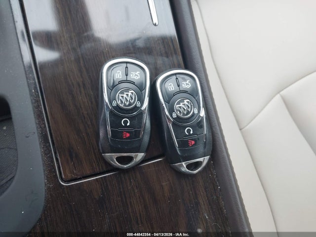 44842354 :رقم المزاد ، 1G4ZN5SS7HU201821 vin ، 2017 Buick Lacrosse Preferred مزاد بيع