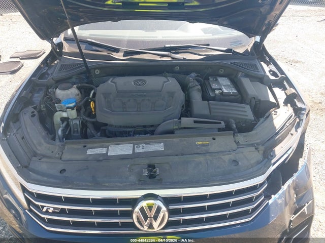 2019 Volkswagen Passat 2.0t Se R-line მანქანა იყიდება აუქციონზე, vin: 1VWMA7A31KC004377, აუქციონის ნომერი: 44842394