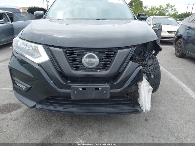 5N1AT2MT0JC745953 Nissan ROGUE SV