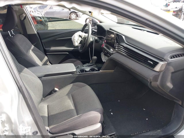 Toyota CAMRY LE 2025 4T1DAACK7SU607201 Image 5