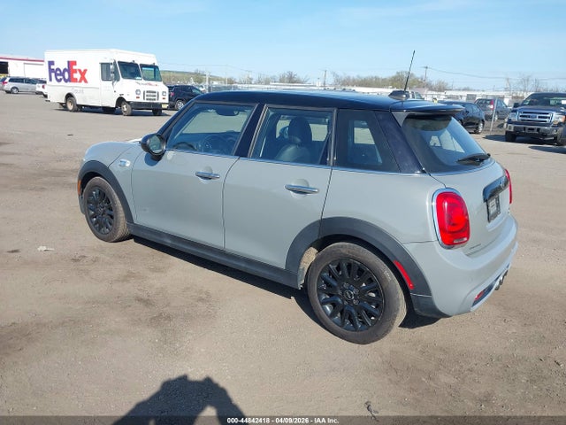 2018 MINI HARDTOP WMWXU3C52J2F50382 Photo 2