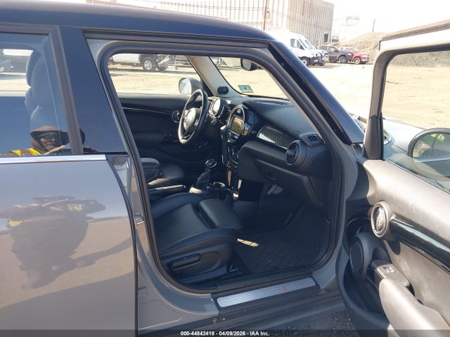2018 MINI HARDTOP WMWXU3C52J2F50382 Photo 4