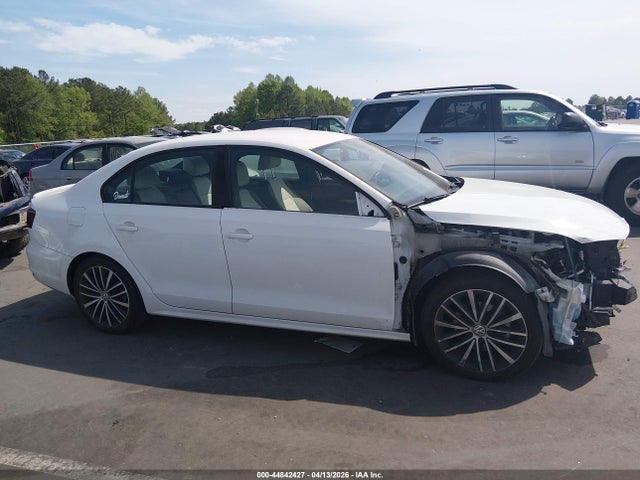 44842427 :رقم المزاد ، 3VWD17AJ2GM385578 vin ، 2016 Volkswagen Jetta 1.8t Sport مزاد بيع