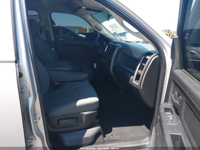 44842446 :رقم المزاد ، 1C6RR6FT2HS684428 vin ، 2017 Ram 1500 Express  4x2 6'4 Box مزاد بيع