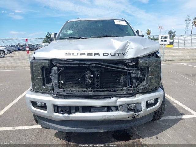1FT7W2BT4HEF17042 Ford F-250 Lariat