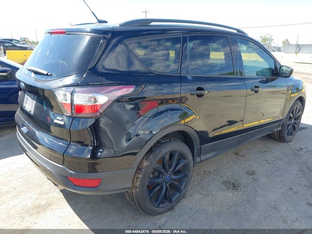 1FMCU0GD9HUD72835 Ford ESCAPE SE