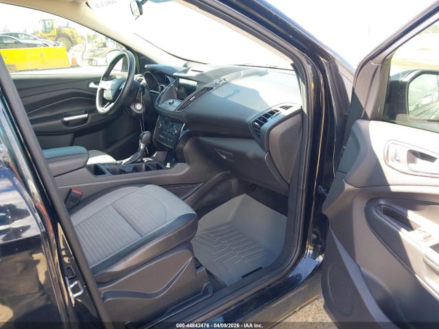 1FMCU0GD9HUD72835 Ford ESCAPE SE