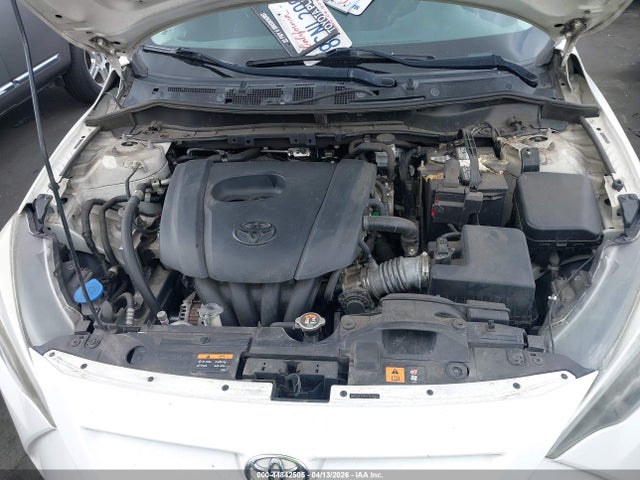 3MYDLBYV4JY301450 Toyota YARIS IA