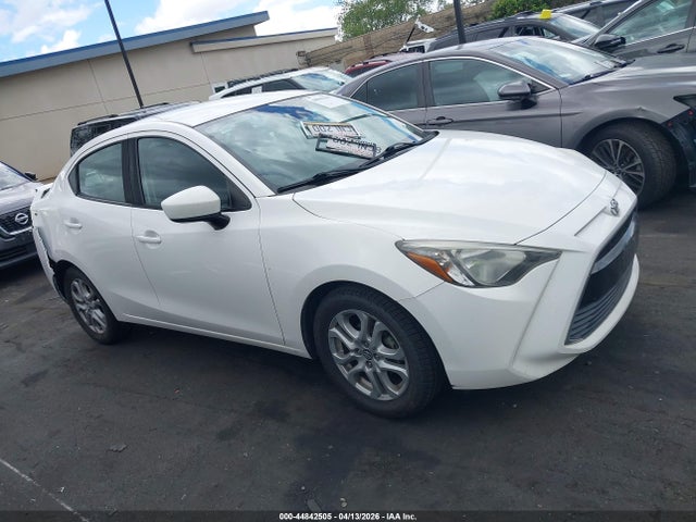 3MYDLBYV4JY301450 Toyota YARIS IA