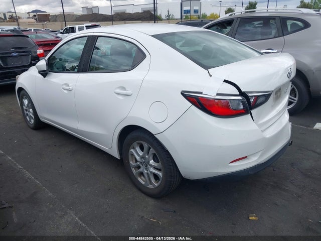 3MYDLBYV4JY301450 Toyota YARIS IA