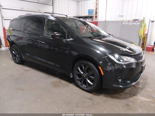 Aukcja sprzedaży 2018 Chrysler Pacifica Touring L Plus, vin: 2C4RC1EG7JR168252, numer aukcji: 44842564
