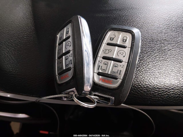44842564 :رقم المزاد ، 2C4RC1EG7JR168252 vin ، 2018 Chrysler Pacifica Touring L Plus مزاد بيع