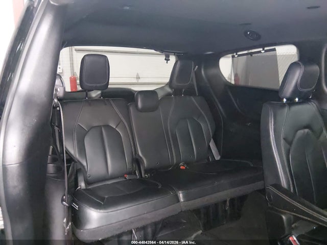44842564 :رقم المزاد ، 2C4RC1EG7JR168252 vin ، 2018 Chrysler Pacifica Touring L Plus مزاد بيع