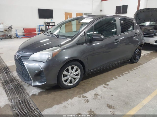 2015 Toyota Yaris Le მანქანა იყიდება აუქციონზე, vin: VNKKTUD37FA023376, აუქციონის ნომერი: 44842570