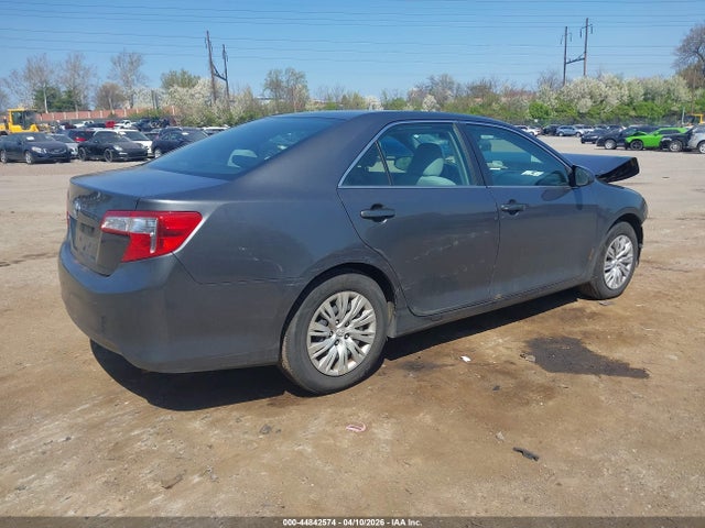 44842574 :رقم المزاد ، 4T1BF1FK6CU500372 vin ، 2012 Toyota Camry L مزاد بيع