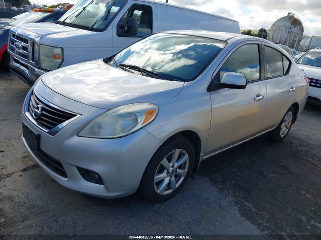3N1CN7AP4EL823594 Nissan Versa 1.6 Sv