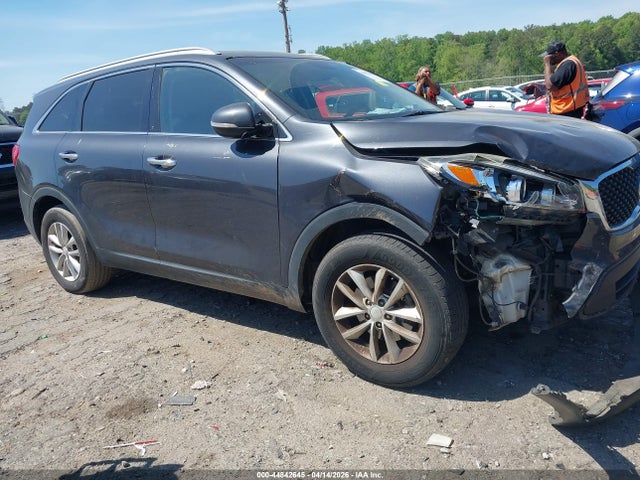 Продаж на аукціоні авто 2018 Kia Sorento 2.4l Lx, vin: 5XYPG4A31JG388362, номер лоту: 44842645