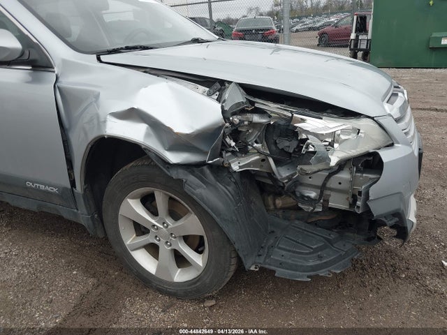 Aukcja sprzedaży 2014 Subaru Outback 2.5i Limited, vin: 4S4BRBKC9E3210194, numer aukcji: 44842649