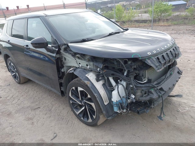 44842677 :رقم المزاد ، JA4J4UA82NZ067197 vin ، 2022 Mitsubishi Outlander Black Edition S-awc/se 2.5 S-awc/se Launch Edition S-awc مزاد بيع