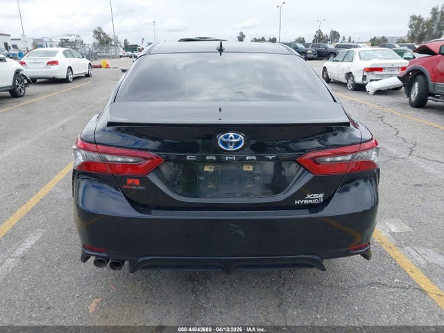 2022 Toyota Camry Xse Hybrid მანქანა იყიდება აუქციონზე, vin: 4T1K31AK5NU577902, აუქციონის ნომერი: 44842680