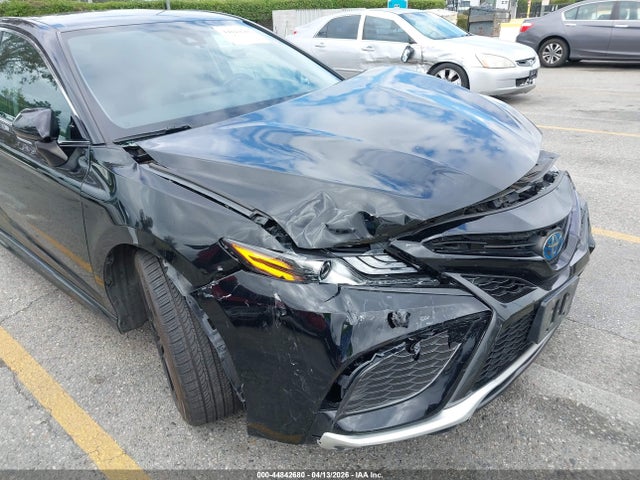 2022 Toyota Camry Xse Hybrid მანქანა იყიდება აუქციონზე, vin: 4T1K31AK5NU577902, აუქციონის ნომერი: 44842680