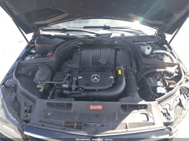 2014 Mercedes-benz C 250 Sport მანქანა იყიდება აუქციონზე, vin: WDDGF4HB2EA954749, აუქციონის ნომერი: 44842682